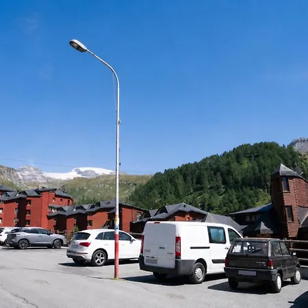 The Nest Alpine Sunshine Ski-in Ski-out *
